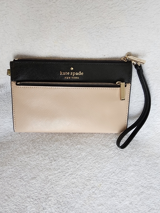 kate spade Handbags - kate spade Black and Cream Two-Tone Wristlet Clutch